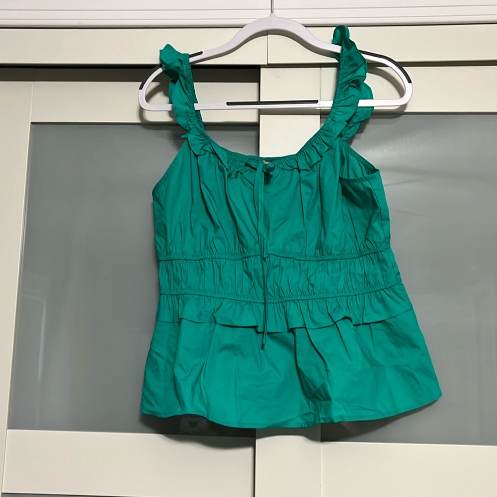 Skies are blue elastic neck lining shorts sleeve